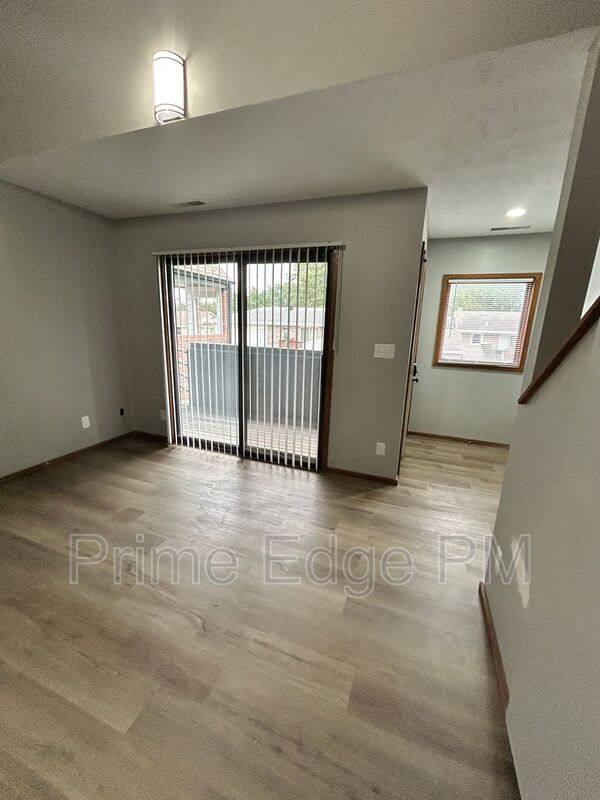 Apartment for rent at 1701 Ridgehaven Court #5, Lincoln, NE 68505
