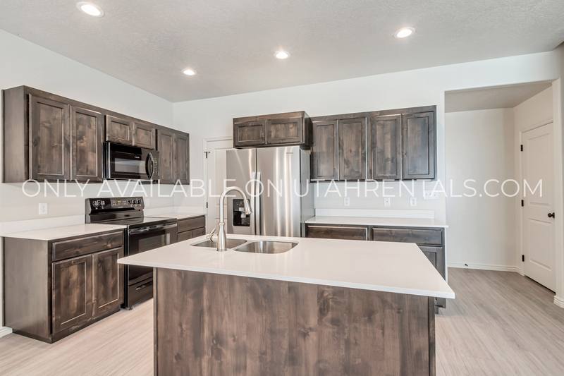 Townhouse for rent at 793 N 2560 E, Spanish Fork, UT 84660