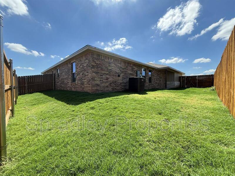 Townhouse for rent at 1004A San Saba Court, Belton, TX 76513