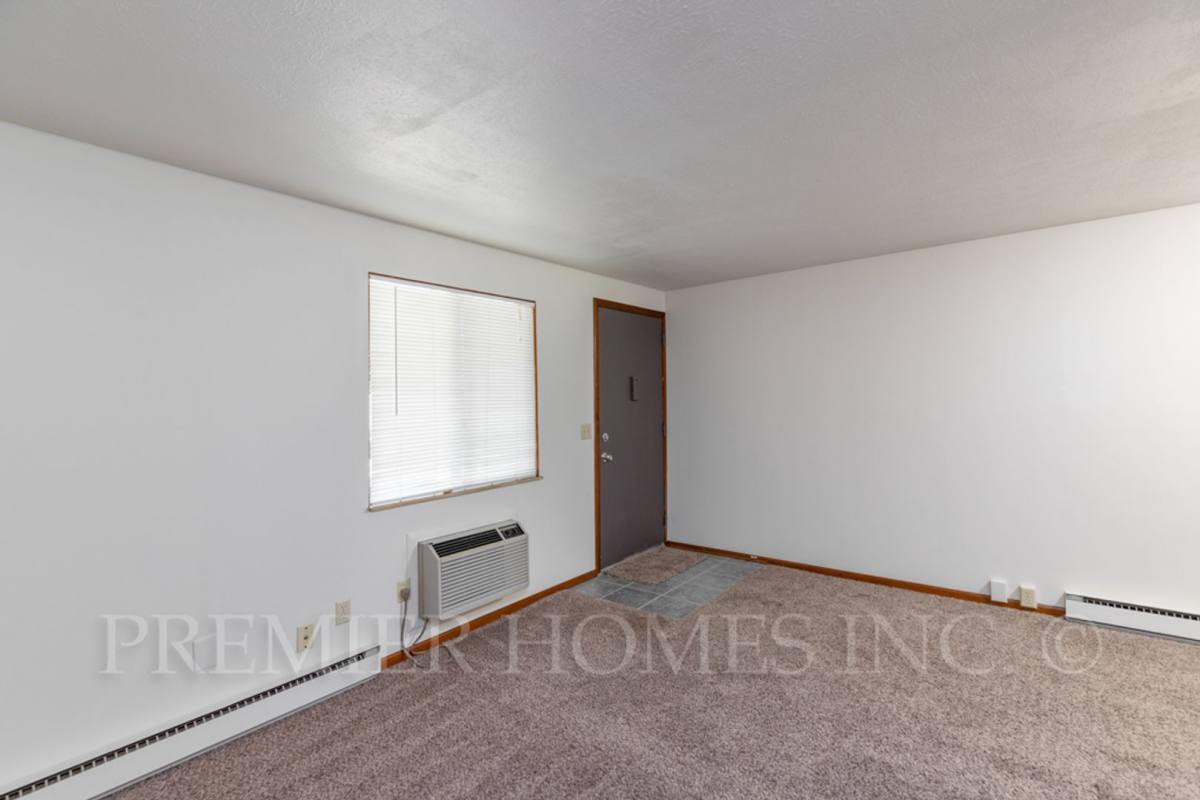 Apartment for rent at 3718 Martindale Rd NE, Canton, OH 44714