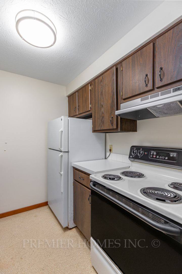 Apartment for rent at 3718 Martindale Rd NE, Canton, OH 44714