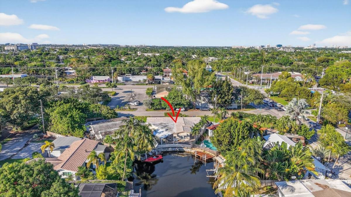 House for rent at 1570 NE 30th Place, Fort Lauderdale, FL 33334