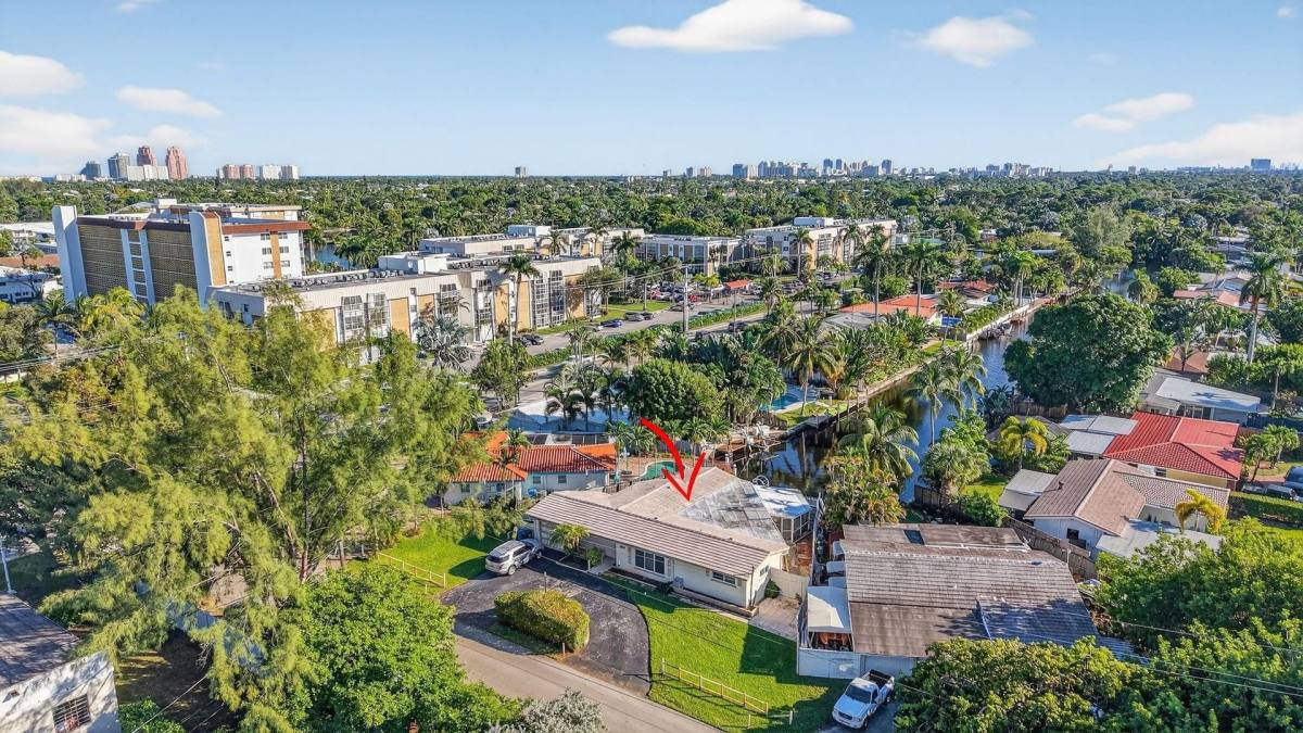House for rent at 1570 NE 30th Place, Fort Lauderdale, FL 33334