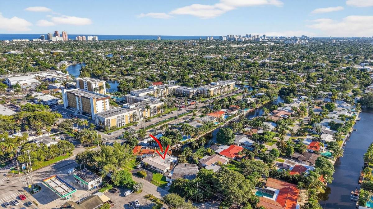 House for rent at 1570 NE 30th Place, Fort Lauderdale, FL 33334