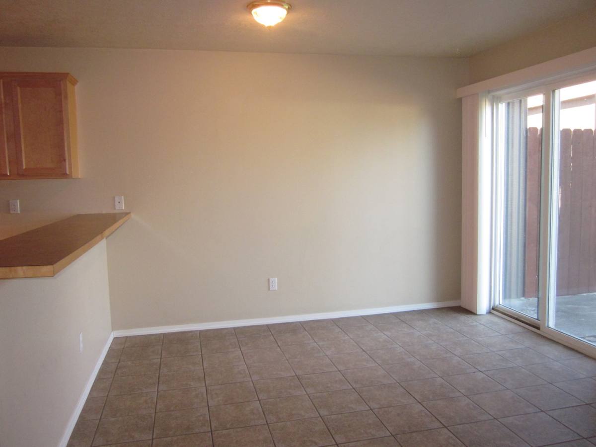 Townhouse for rent at 1930 SW Reindeer Ave, Redmond, OR 97756