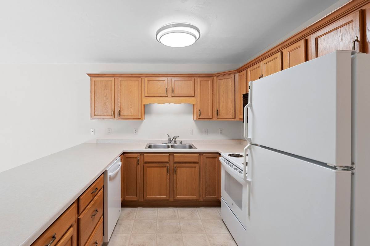 Townhouse for rent at 308 Golfview Rd #5, Cecil, WI 54111