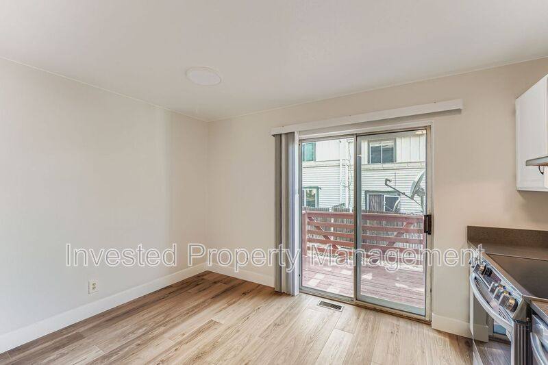 Townhouse for rent at 17697 E Loyola Dr #B, Aurora, CO 80013