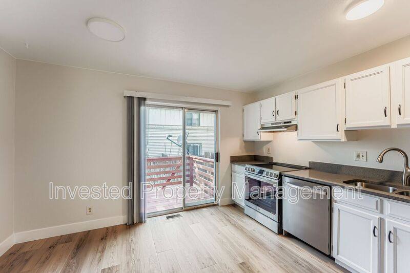 Townhouse for rent at 17697 E Loyola Dr #B, Aurora, CO 80013