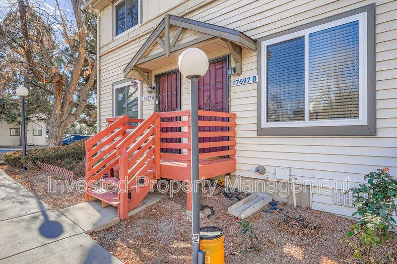 Townhouse for rent at 17697 E Loyola Dr #B, Aurora, CO 80013