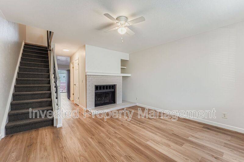 Townhouse for rent at 17697 E Loyola Dr #B, Aurora, CO 80013
