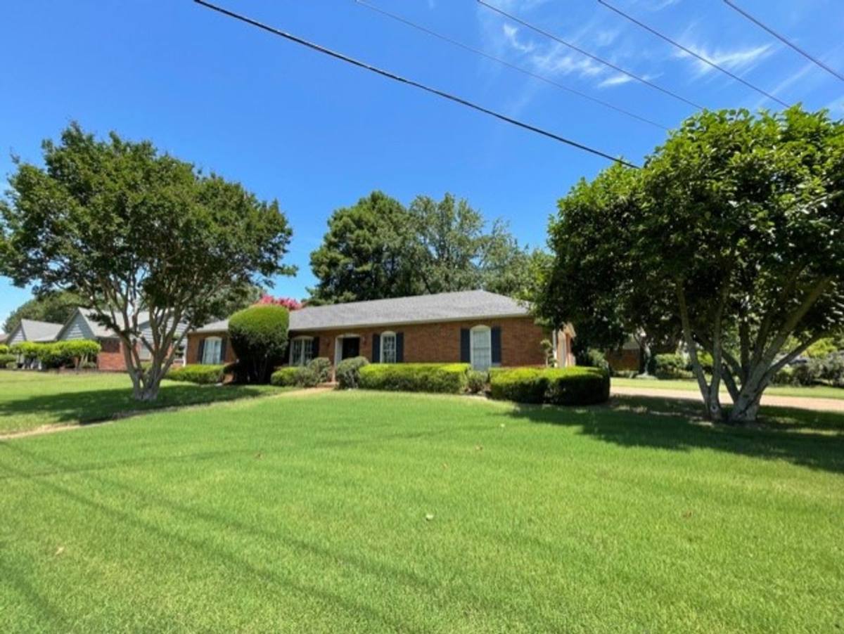 House for rent at 1210 Rasco Rd W, Southaven, MS 38671