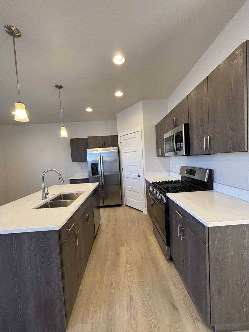 Townhouse for rent at 667 E Eureka Alley, Washington, UT 84780