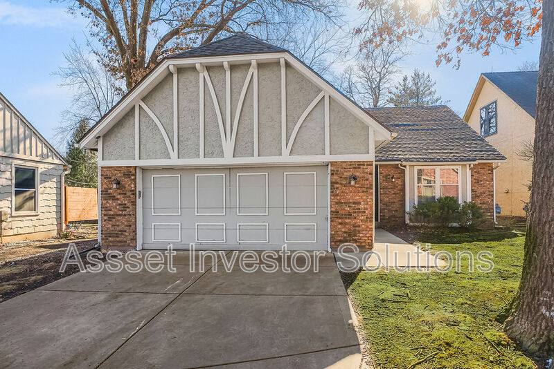 House for rent at 11109 Delmar Court, Leawood, KS 66211