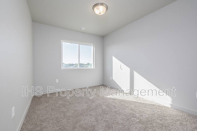 Townhouse for rent at 2511 Ronan St #A, Pasco, WA 99301