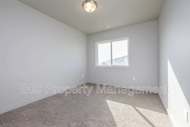 Townhouse for rent at 2511 Ronan St #A, Pasco, WA 99301