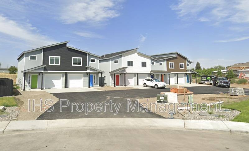 Townhouse for rent at 2511 Ronan St #A, Pasco, WA 99301