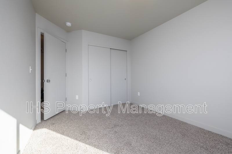Townhouse for rent at 2511 Ronan St #A, Pasco, WA 99301