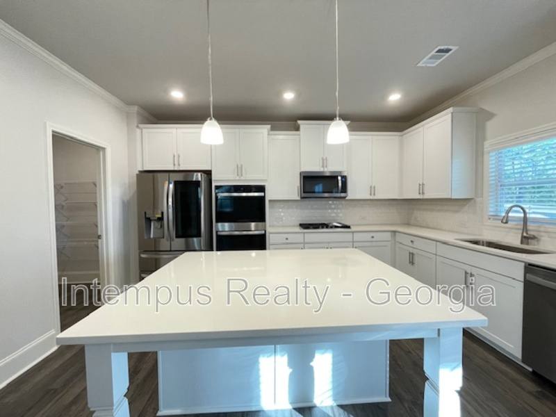 House for rent at 44 Garnet Dr, Acworth, GA 30101