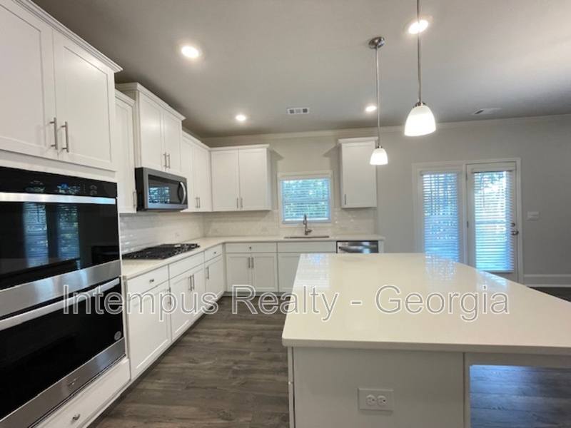 House for rent at 44 Garnet Dr, Acworth, GA 30101