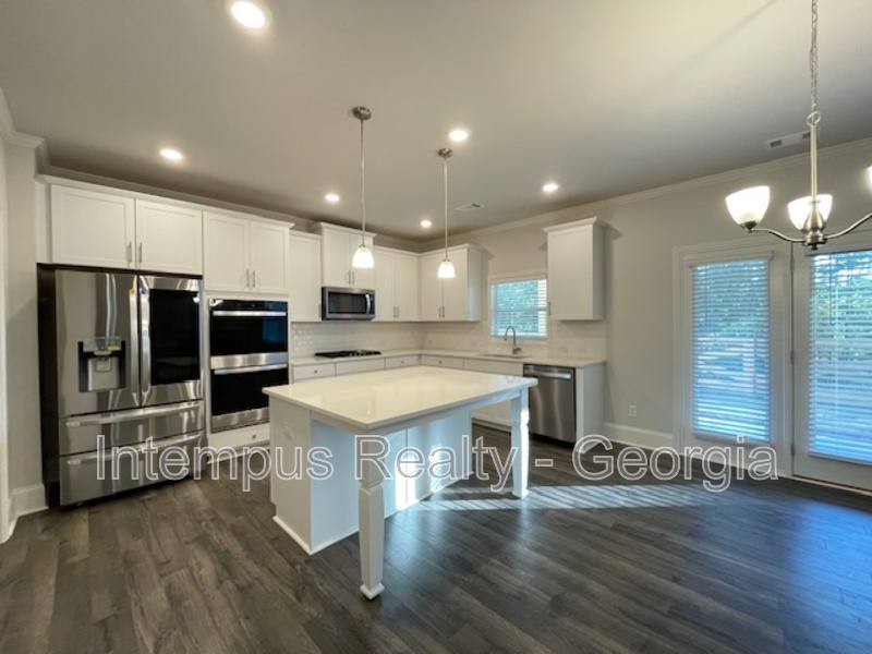 House for rent at 44 Garnet Dr, Acworth, GA 30101