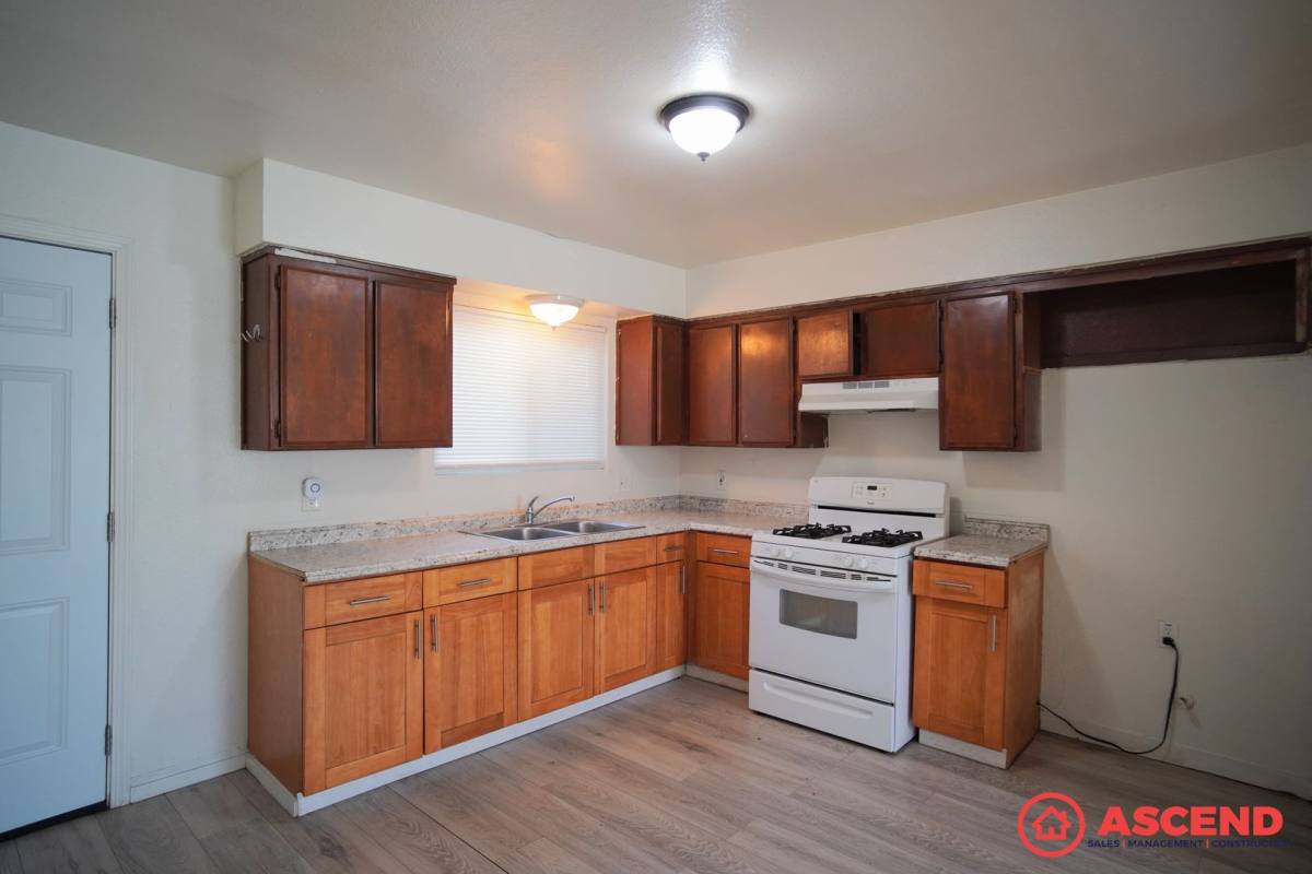 Apartment for rent at 224 Washington Ave, Bakersfield, CA 93308