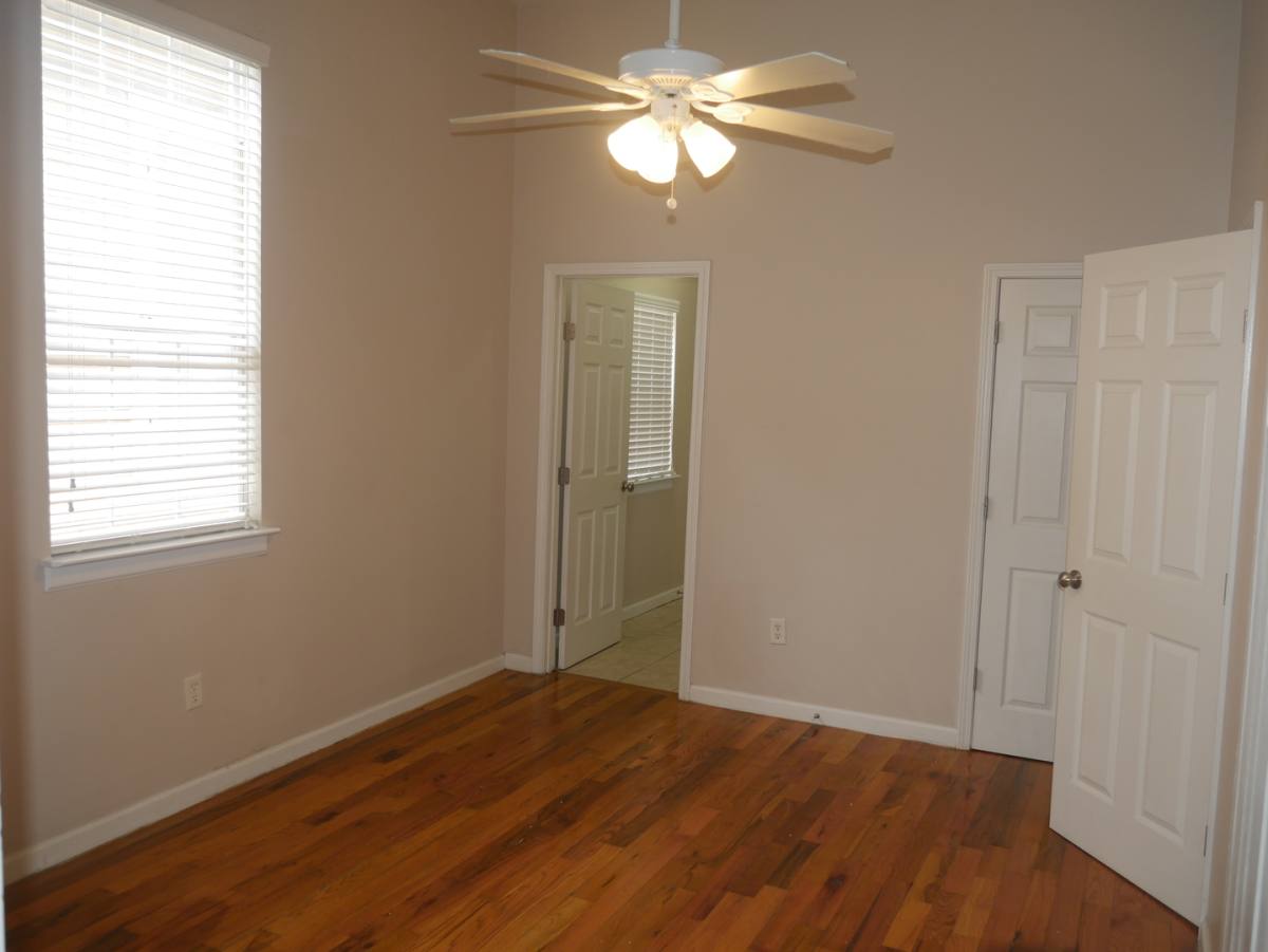 Apartment for rent at 1677-79 N Broad, New Orleans, LA 70119