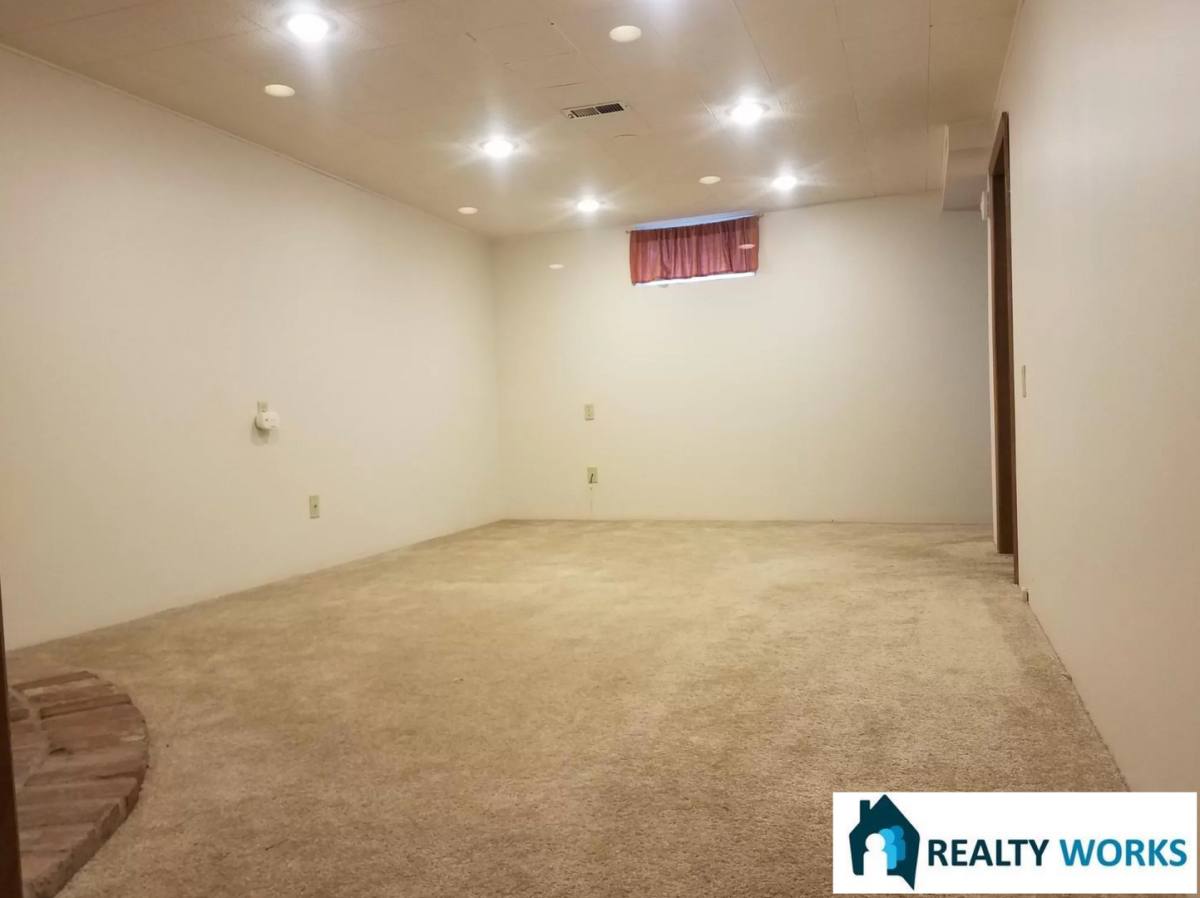 House for rent at 632 N 68th St, Lincoln, NE 68505