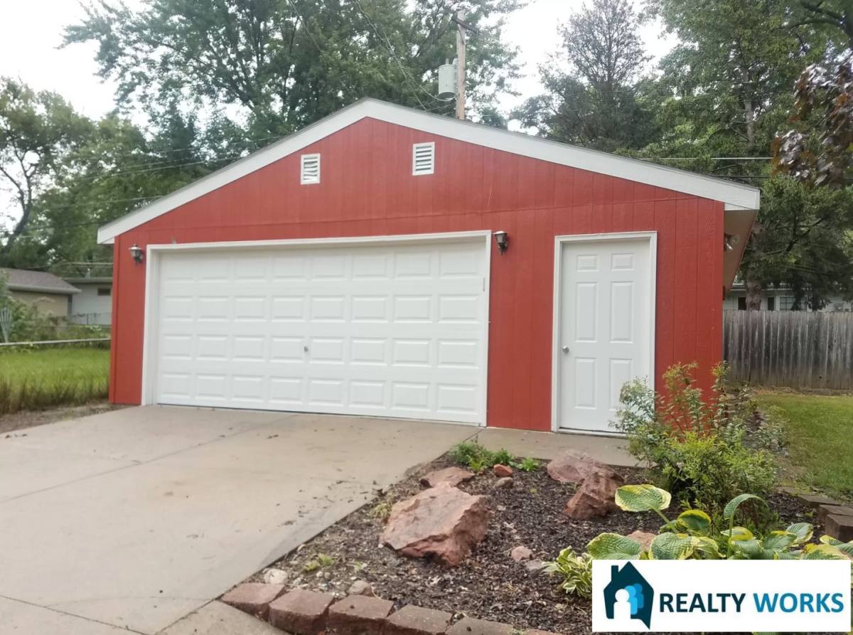 House for rent at 632 N 68th St, Lincoln, NE 68505