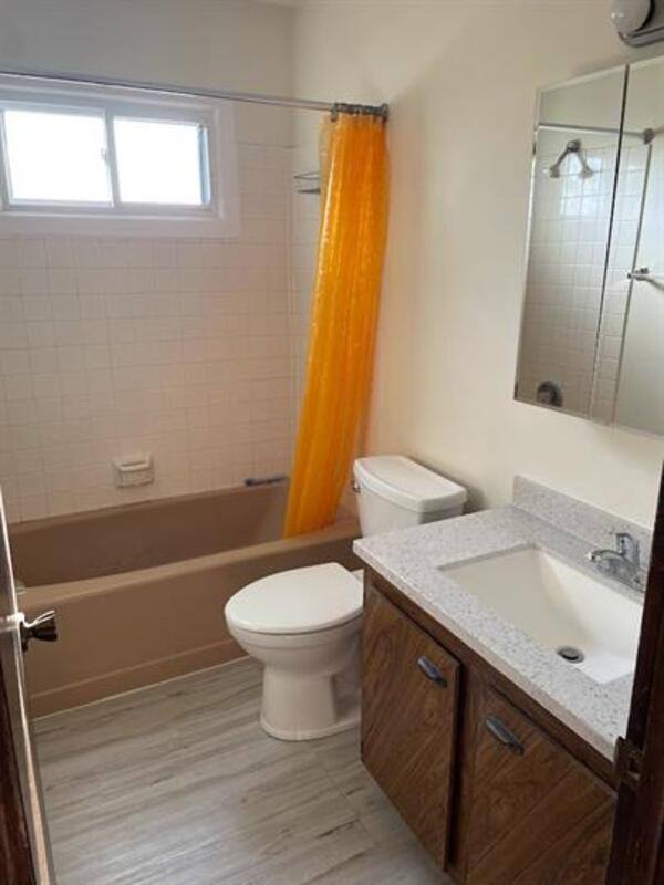 Apartment for rent at 512 Breezy Point Dr #12, Clinton, IA 52732
