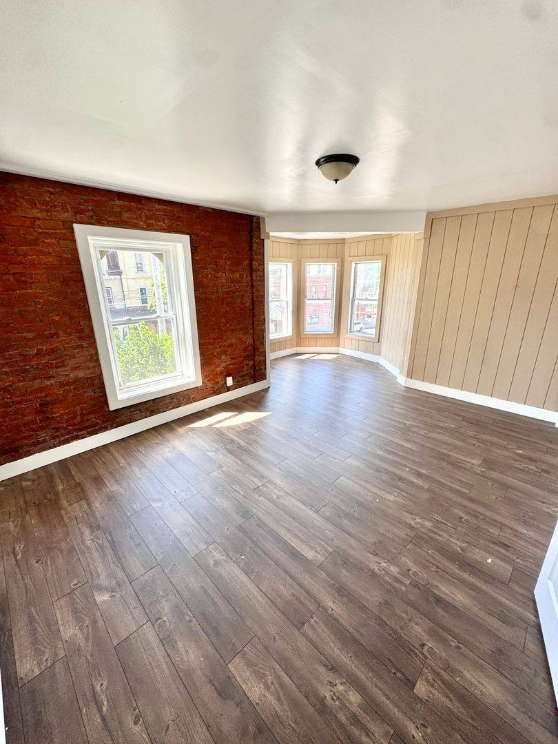 Apartment for rent at 535 W Tilghman St, Allentown, PA 18102