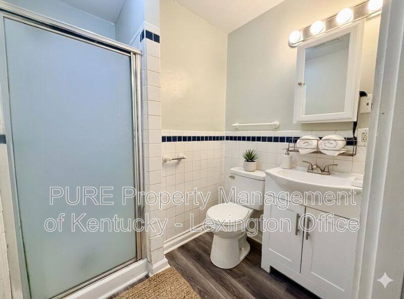 Apartment for rent at 168 Woodland Ave #2, Lexington, KY 40502