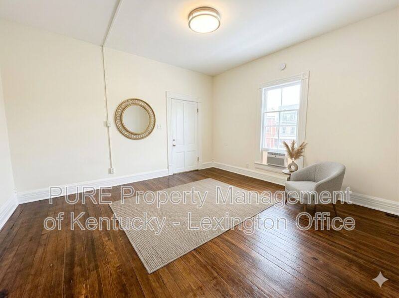 Apartment for rent at 168 Woodland Ave #2, Lexington, KY 40502
