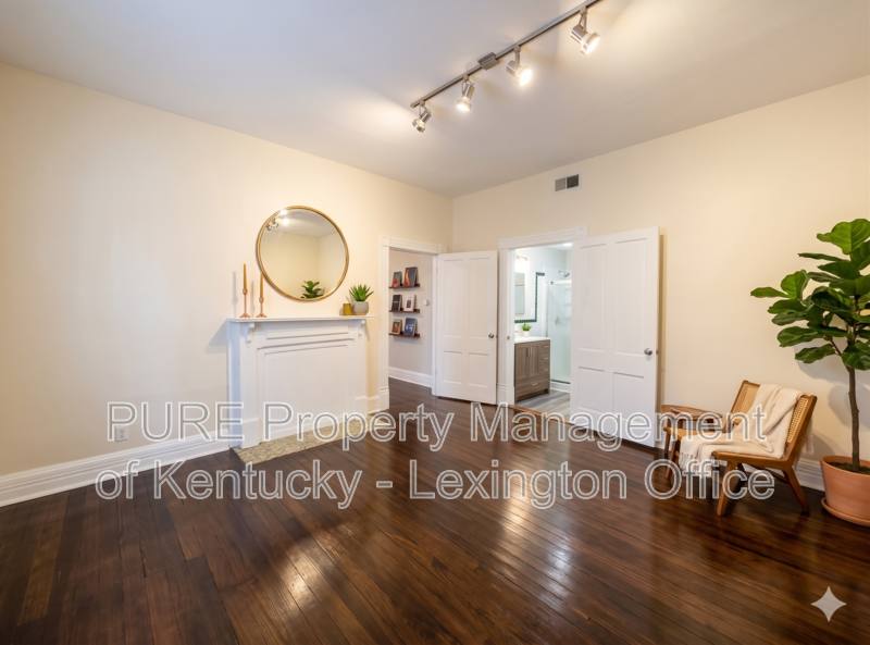 Apartment for rent at 168 Woodland Ave #2, Lexington, KY 40502