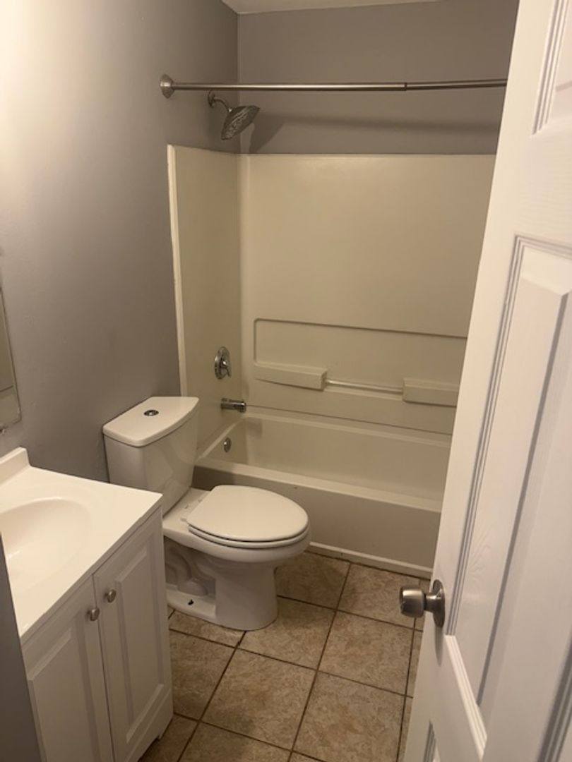 House for rent at 3501 177th St, Country Club Hills, IL 60478