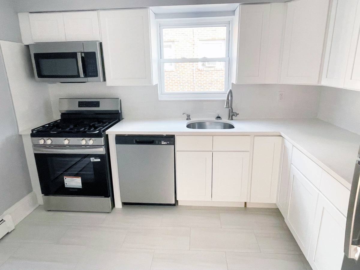 Apartment for rent at 130-134 Stuyvesant Ave, Lyndhurst, NJ 07071