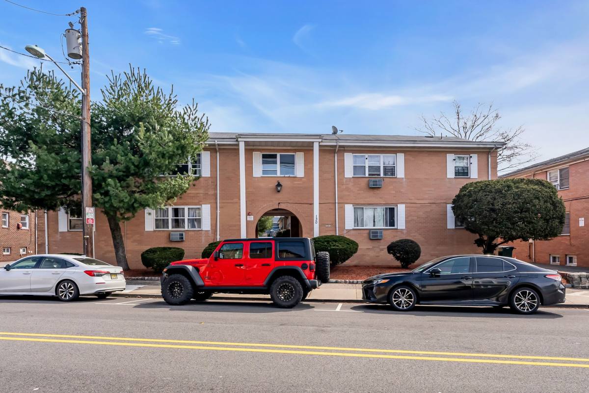 Apartment for rent at 130-134 Stuyvesant Ave, Lyndhurst, NJ 07071