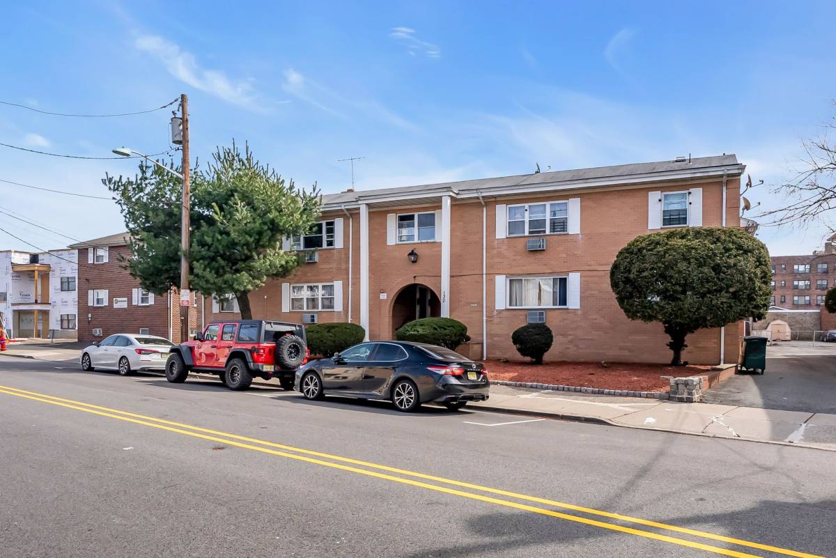 Apartment for rent at 130-134 Stuyvesant Ave, Lyndhurst, NJ 07071