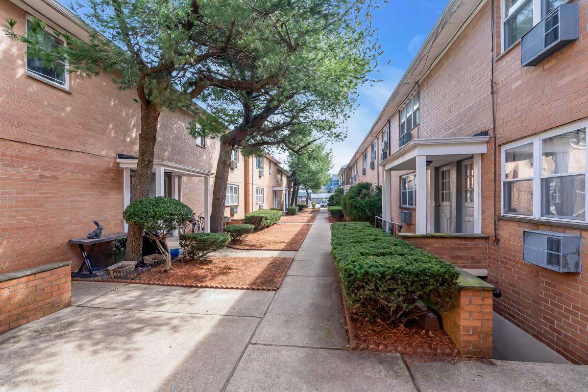 Apartment for rent at 130-134 Stuyvesant Ave, Lyndhurst, NJ 07071