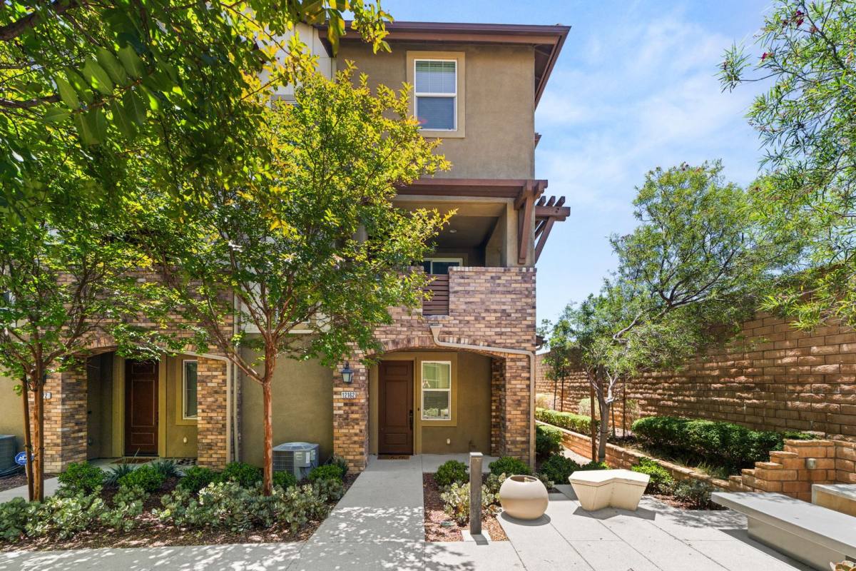Townhouse for rent at 12162 Diamond Dust Dr, Rancho Cucamonga, CA 91739