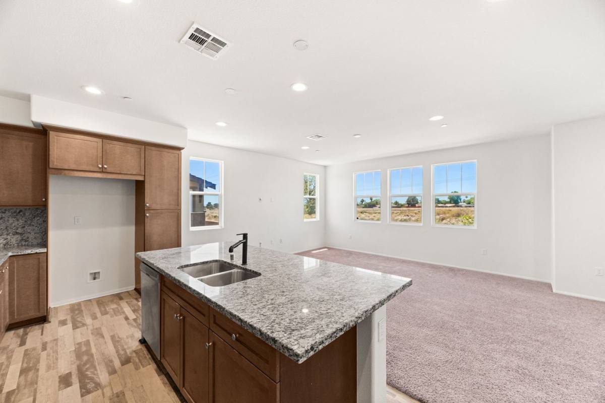 Townhouse for rent at 12162 Diamond Dust Dr, Rancho Cucamonga, CA 91739
