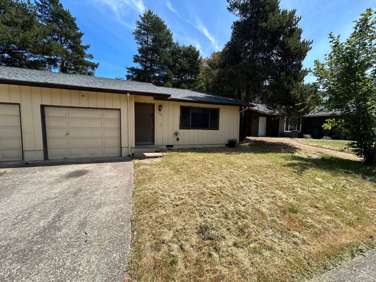 Apartment for rent at 1126 1128 SE Rummel St, McMinnville, OR 97128