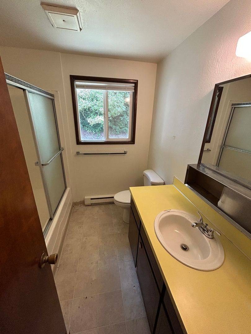 Apartment for rent at 1126 1128 SE Rummel St, McMinnville, OR 97128