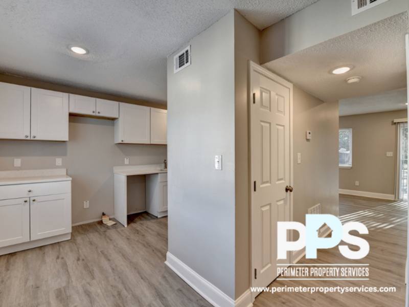 Apartment for rent at 390 W Lake Ave #B9, Atlanta, GA 30318