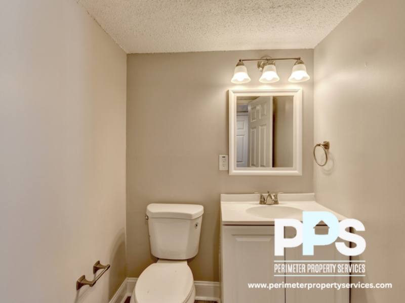 Apartment for rent at 390 W Lake Ave #B9, Atlanta, GA 30318