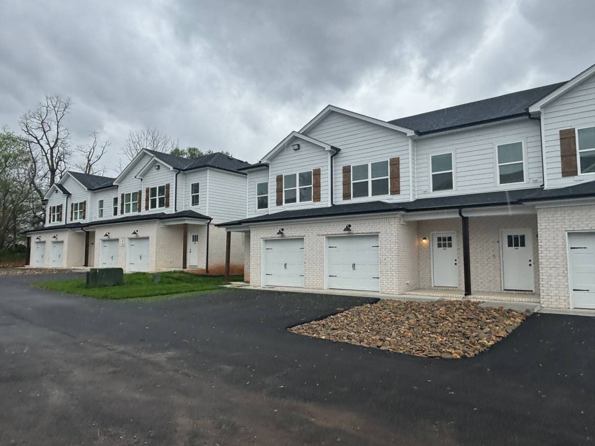 Townhouse for rent at 632 Cumberland Pointe Lane #614, Bowling Green, KY 42104