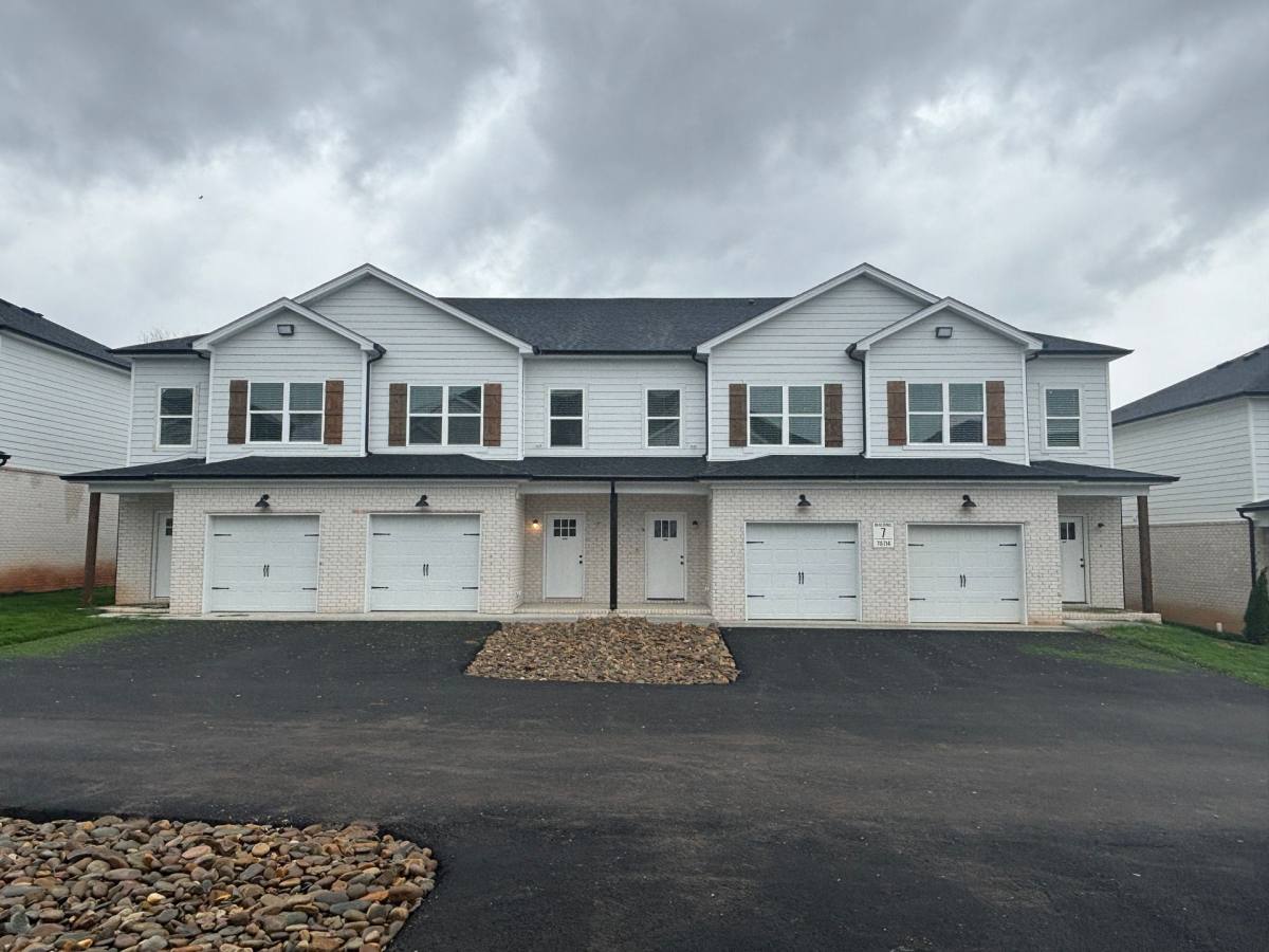 Townhouse for rent at 632 Cumberland Pointe Lane #614, Bowling Green, KY 42104