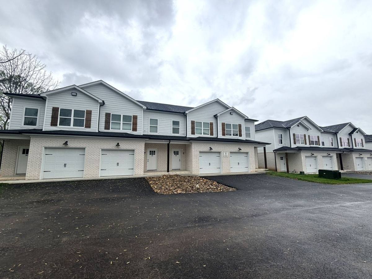 Townhouse for rent at 632 Cumberland Pointe Lane #614, Bowling Green, KY 42104
