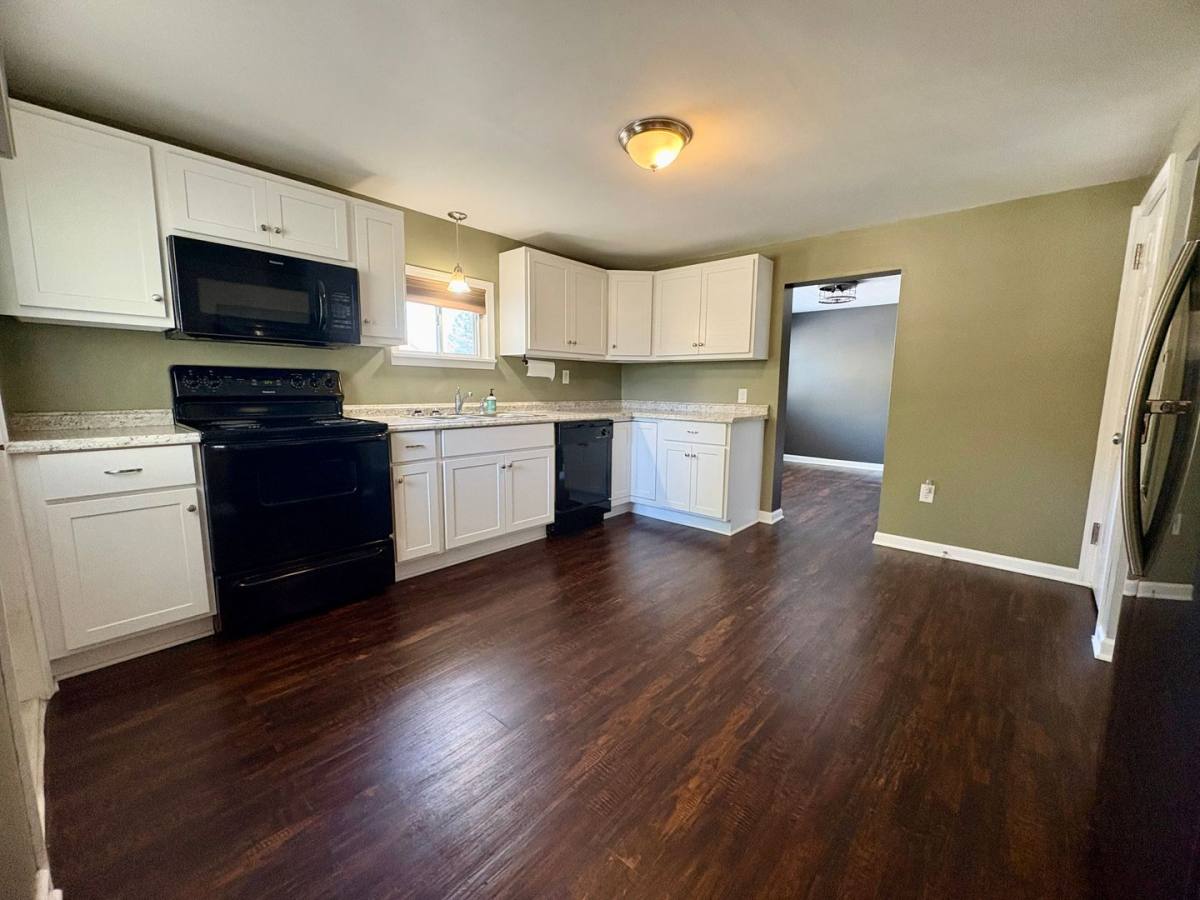 House for rent at 6550 Somerset St, Harrisburg, PA 17111