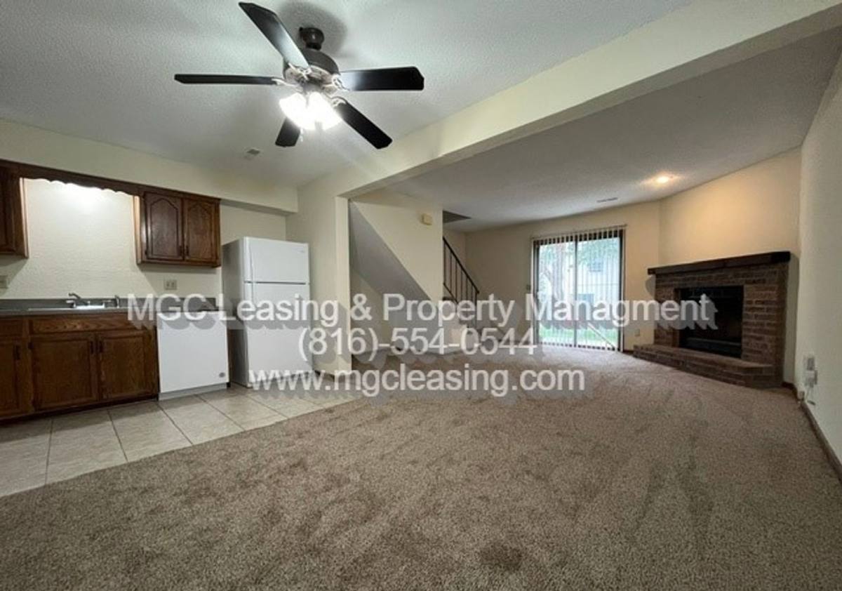 Townhouse for rent at 3557-3563 NE Independence Circle, Lees Summit, MO 64064