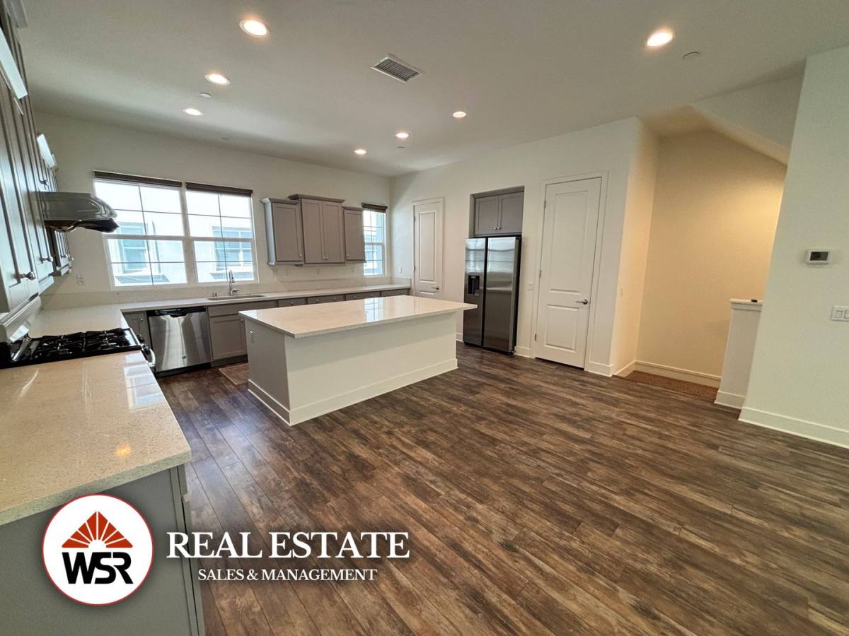 Townhouse for rent at 15886 Ellington Way, Chino Hills, CA 91709